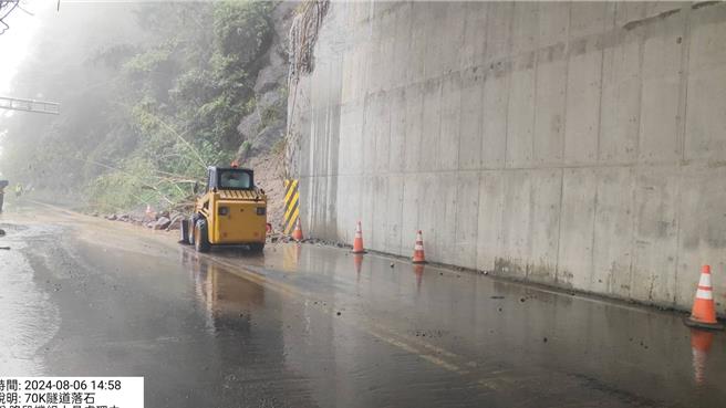 公路局雲嘉南區養護工程分局派員搶通後，已恢復單線通行。（阿里山工務段提供／呂妍庭嘉義傳真）