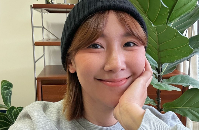 李懿覺得有顆頭一直在兩腿中間看著她。（圖／IG@李懿）