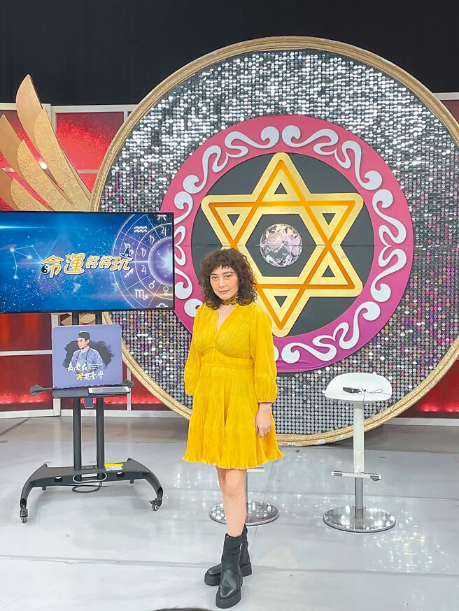 赌王千金何超仪5日参与《命运好好玩》录影。（JET综合台提供）