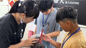少輔會帶關懷少年體驗寵物美容 學員親身操作學習耐心與細心