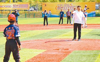 宋濤陪打棒球 陸爭取台灣人心