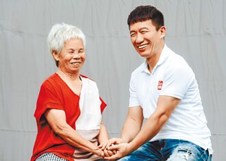 郭子乾行善憶亡父 過年煮酸菜鍋思親