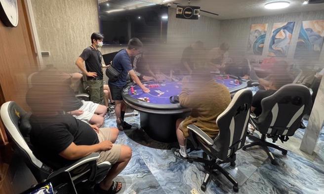 大安分局破獲藏身在招待所內的德州撲克地下賭場。(翻攝照片／林郁平台北傳真）