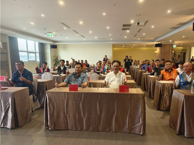 為保障原住民狩獵權，原住民族委員會7日在桃園龜山舉辦「原住民族自製獵槍安全使用教育訓練試辦計畫」。主委曾智勇表示，未來族人需通過獵槍安全使用訓練，才能申請進口的自製獵槍，透過試辦針對目前規畫的計畫滾動式修正。（賴佑維攝）