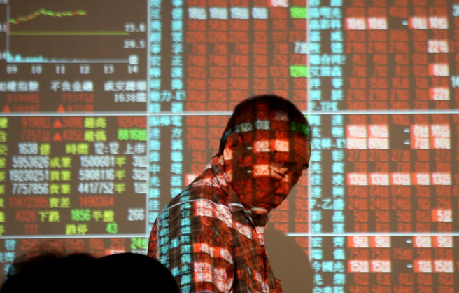 财经专家提醒，别反弹几天就忘了这阵子的教训。（示意图/资料照）