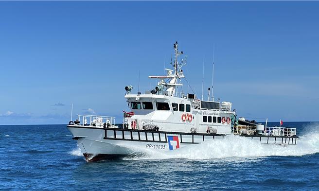 总吨位提高到300余吨 PP-10095艇，有更高耐浪性，使船艇于恶劣海况亦能保持稳定航行，有利执行海上巡逻、救难等任务。（海巡署提供／王志伟花莲传真）