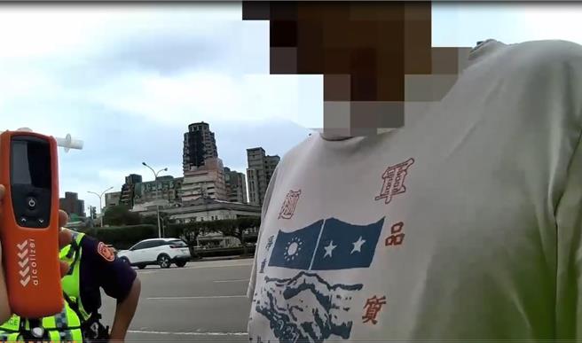 尤昭文被警方依公共危險罪送辦。（警方提供）