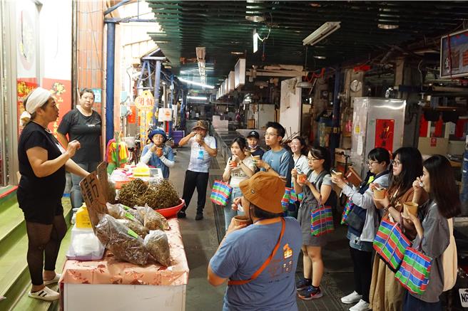 課程帶著民眾探索地方特色與文化資產。（交通部觀光署北觀處提供）