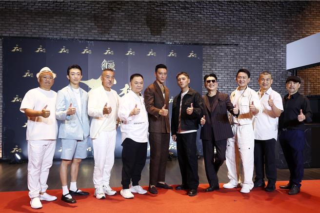 《角头－大桥头》7日举行「角头时尚教父Walk Show」，主演和主创均出席走秀。（罗永铭摄）