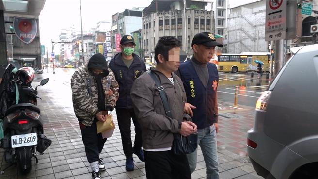 專案小組逮捕莊姓車手等27名嫌犯到案。(翻攝照片／林郁平台北傳真）