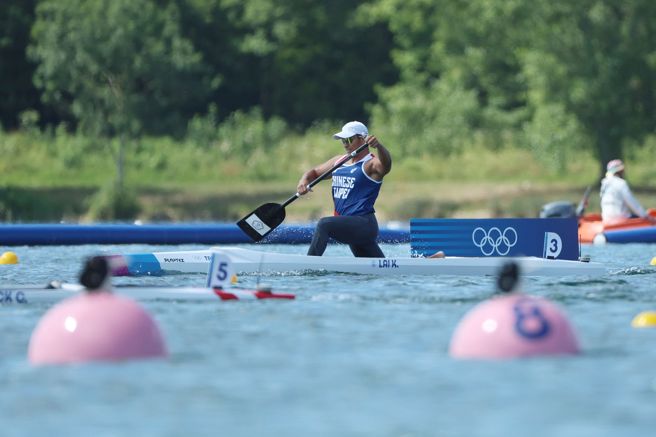 中華隊史上首位拿到奧運輕艇競速參賽資格的選手賴冠傑，今天在巴黎奧運分組預賽第四名完賽，接下來將在復活賽中力拚晉級機會。（杜宜諳攝）