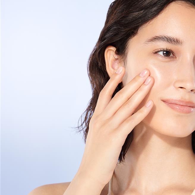 肌膚之鑰發表全新精萃光采激光晶露，為保養肌膚提供全新見解。（肌膚之鑰提供／黃唯淯台北傳真）