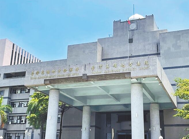 黃姓女子遭闖紅燈的張姓男子撞上，送醫治療後昏迷指數10，得靠鼻胃管灌食及氣切維持呼吸。黃女家屬提告求償1668萬餘元，高雄法院審理後，判張應賠1476萬元。可上訴。（本報資料照片）