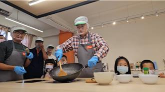 基隆加強學校午餐食安 謝國樑宣布廚工暑假也能支薪