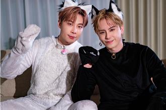 李東軒淪工具人「舔狗」模樣曝光　與人夫扮忠犬慘烈濕一片