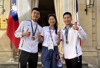 「初代跆拳道女神」合照王齊麟、李洋　甜美笑容大長腿橫掃對手