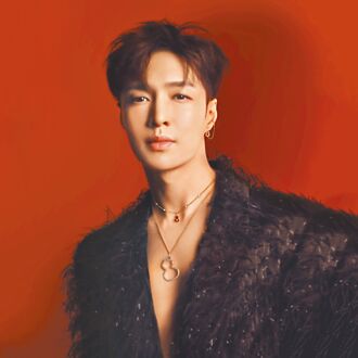 張藝興、關曉彤閃耀七夕