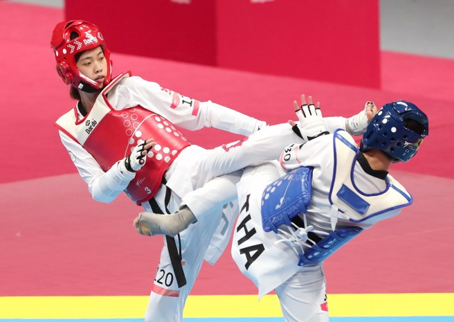 罗嘉翎(左)。(报系资料照片)