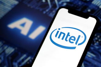 英特尔惨亏不意外！ 外媒揭重大误判：7年前错放AI金鸡母