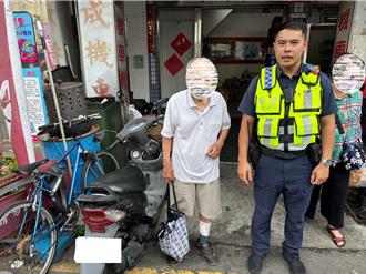 老翁發不動機車又迷途   經歷超狂檢察官路過幫牽1公里送修 