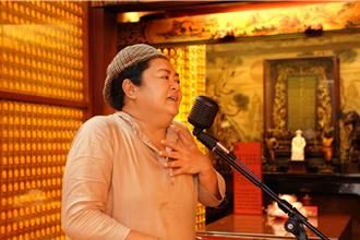 巴奈夺金曲奖霞海城隍庙还愿开唱　庙方现场暂停香客参拜