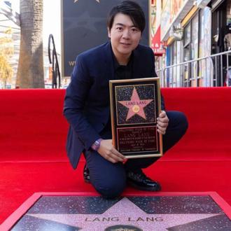 郎朗戴HUBLOT表好時尚　丹尼爾克雷格絡腮鬍新造型