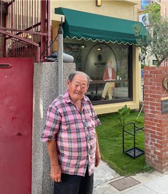 國寶級顏振發手繪身影 藍晒圖文創園區也看得到！