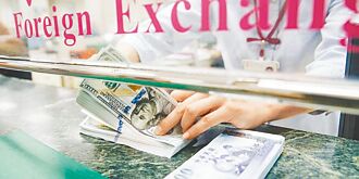 壽險新約保費 保經代貢獻大