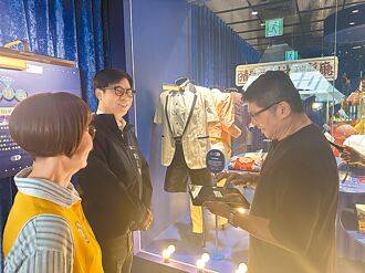 蓝宝石歌厅故事展 重现秀场风光