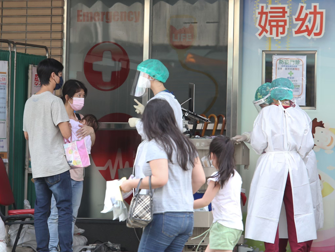 台北市衛生局公布今年首例腸病毒感染併發重症個案，為出生10個月男嬰。（本報資料照片）