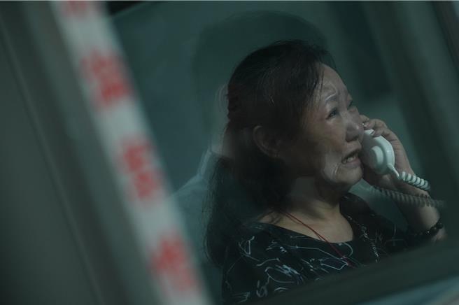 吕雪凤每一个表演都是最真实的痛。（公视台语台、华视提供）