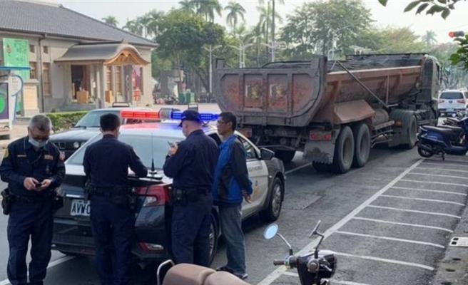 屏東警方分析出大型車肇事熱時熱點與交通違規態樣後，將於12日至14日連3天執行大型車違規取締專案，盼降低大型車事故率。（警方提供／謝佳潾屏東傳真）