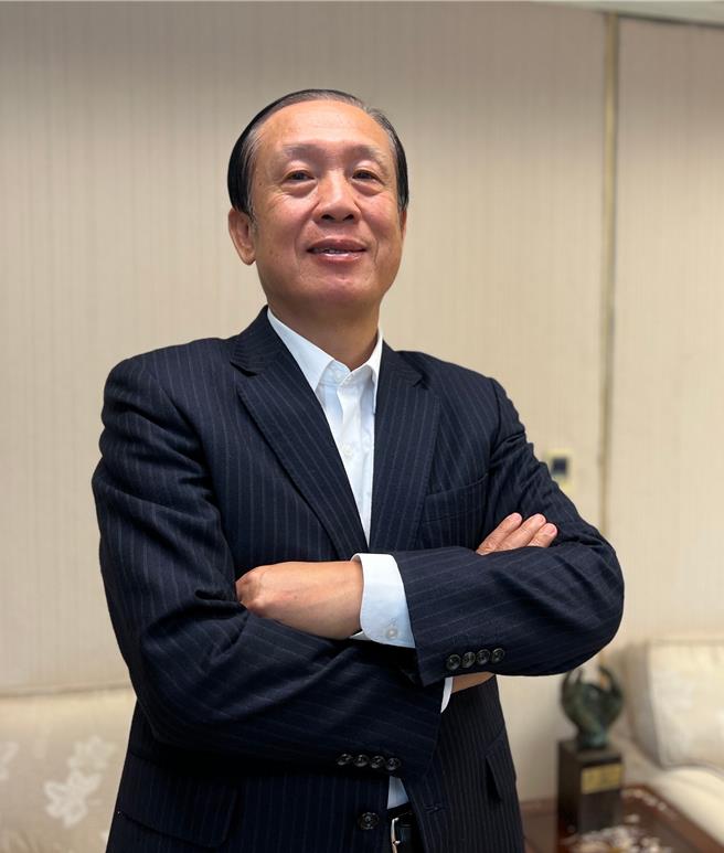 鄉林集團董事長賴正鎰9日指出，美國宣布新的就業數據轉強，消除美國經濟衰退憂慮，連日美股上揚也帶動台股大漲，一掃日前大跌陰霾。(鄉林提供／王莫昀台北傳真)