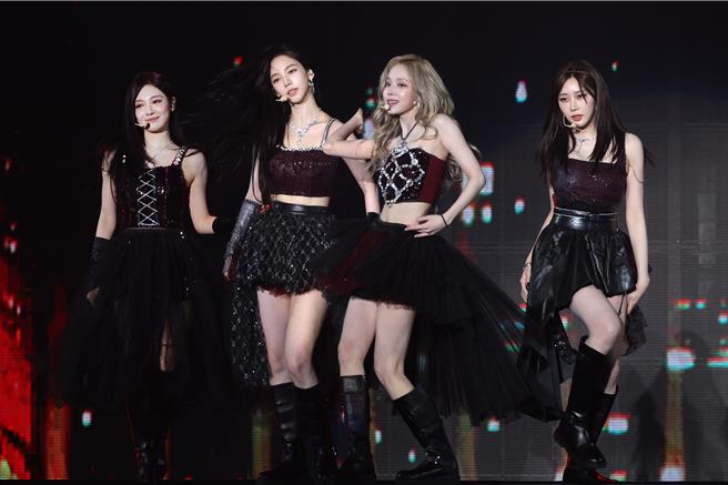aespa在林口体育馆开唱。（邓博仁摄）