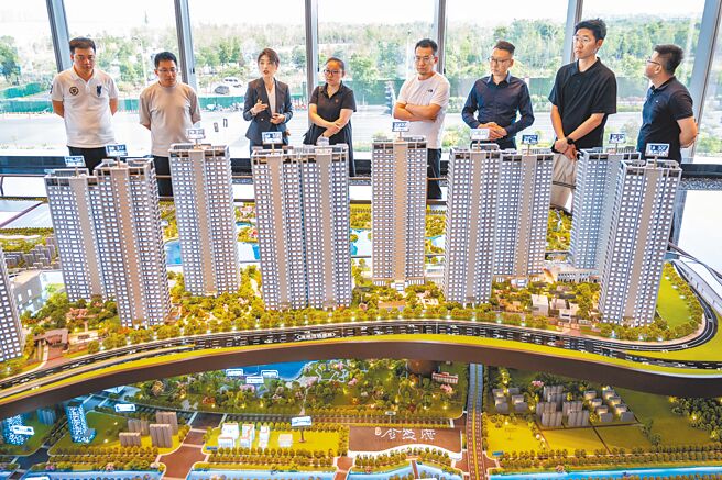 大陸對保障性住房（社會住宅）推出「以購代建」政策。而在廣州、深圳陸續起跑後，京、滬也可望跟進實施。（中新社）