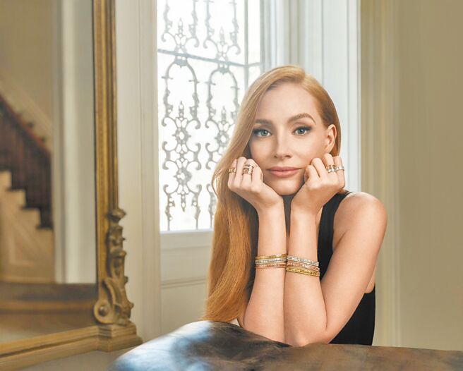 DAMIANI在七夕情人節邀請品牌大使崔西卡雀絲坦推薦美好年代Belle Epoque Reel系列珠寶。（DAMIANI提供）