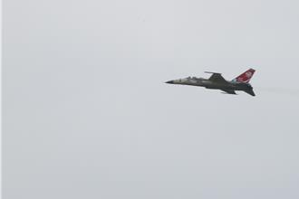 嘉義基地3款戰機操演喝采連連  空軍司令：捍衛領空  守護每吋土地