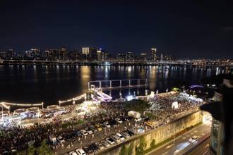 七夕情人节烟火秀压轴登场 北市警出动警犬侦爆特勤戒备