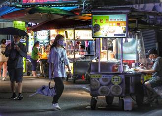 士林夜市水果攤黑心？市府出手了 「良心水果攤」9月試辦
