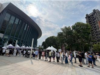 直击／宇多田光在台首唱！歌迷拄拐杖朝圣　20年老粉超嗨「终于动了」