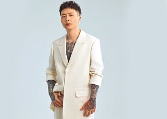 蕭秉治重返小巨蛋 嘆「活著就很不了起」