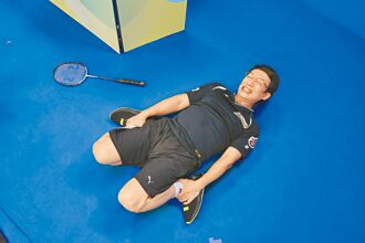 郭子乾模仿麟洋「聖筊」 筋骨硬吃不消