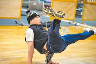 巴黎奥运》中继站练功 孙振今上台尬舞