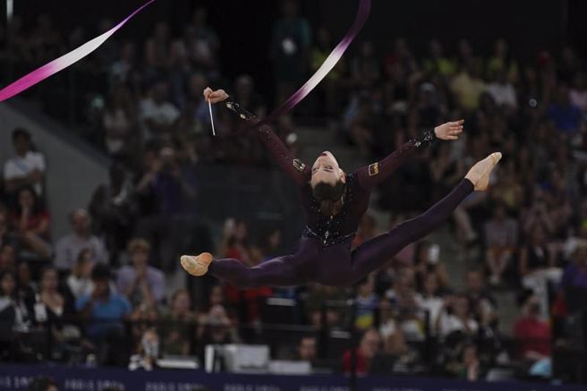 德国女将瓦福洛梅夫获得韵律体操金牌（美联社）