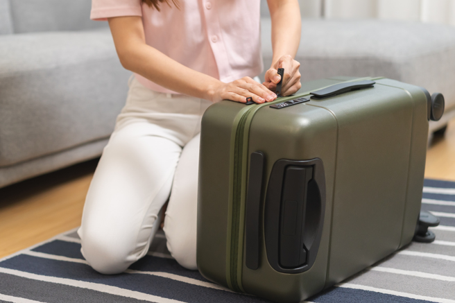 你會用閒置的行李箱收納體積大或沉重的物品嗎？（示意圖：shutterstock／達志）