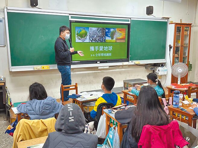 合格代理教师职前年资不採计，宪法法庭昨判决违宪。图为教师上课示意图 。（台南市教育局提供／曹婷婷台南传真）