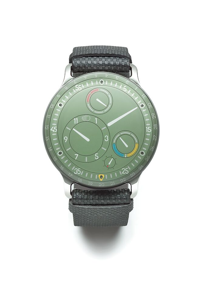 SHH台北101旗艦店引進RESSENCE的TYPE 3 EE腕表，153萬8000元。（SHH提供）