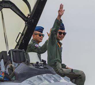 【空軍嘉義基地營區開放】F-16 Demo教官交接 傳承榮耀