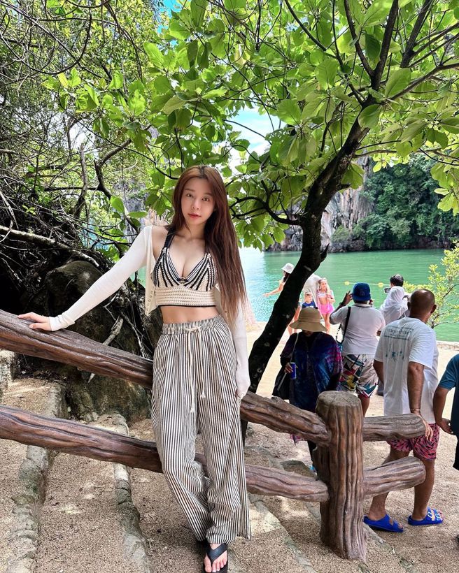 陈怡叡晒男友视角照辣翻网。（图／IG@xx15995）