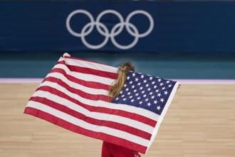 巴黎奧運》美國靠「女籃奧運8連霸」奪第40金  超車中國「登頂獎牌榜」